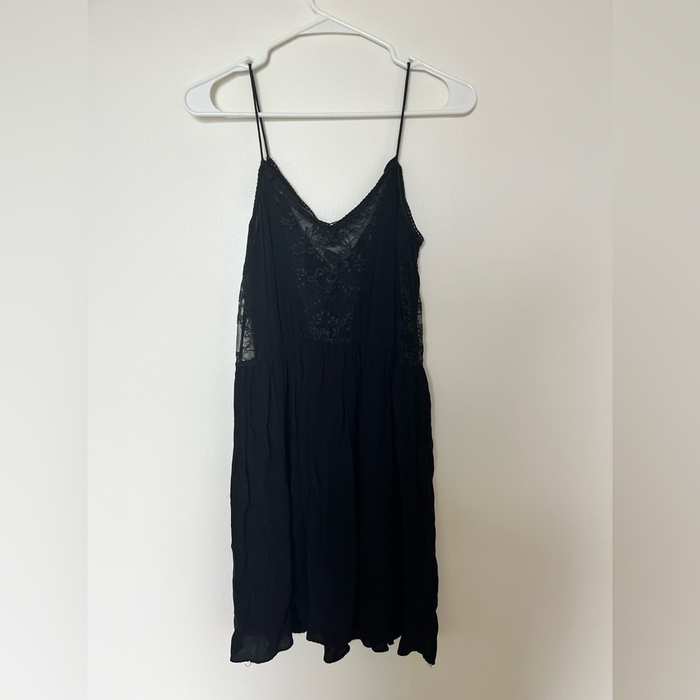 Zara dress with sheer panels and lace details - Picture 6 of 10